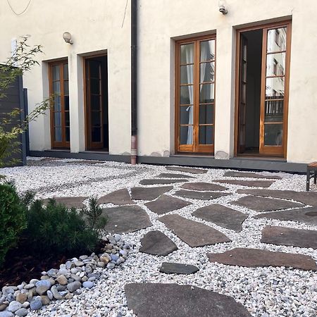 New City Centre Garden Apartment - Central Location Прага Екстериор снимка