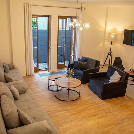 New City Centre Garden Apartment - Central Location Прага Екстериор снимка