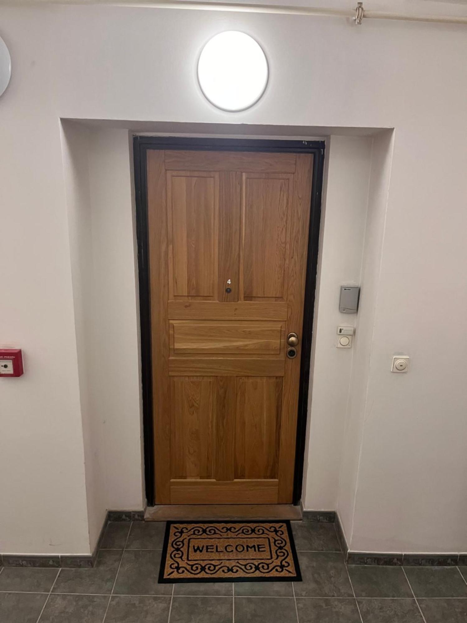 New City Centre Garden Apartment - Central Location Прага Екстериор снимка