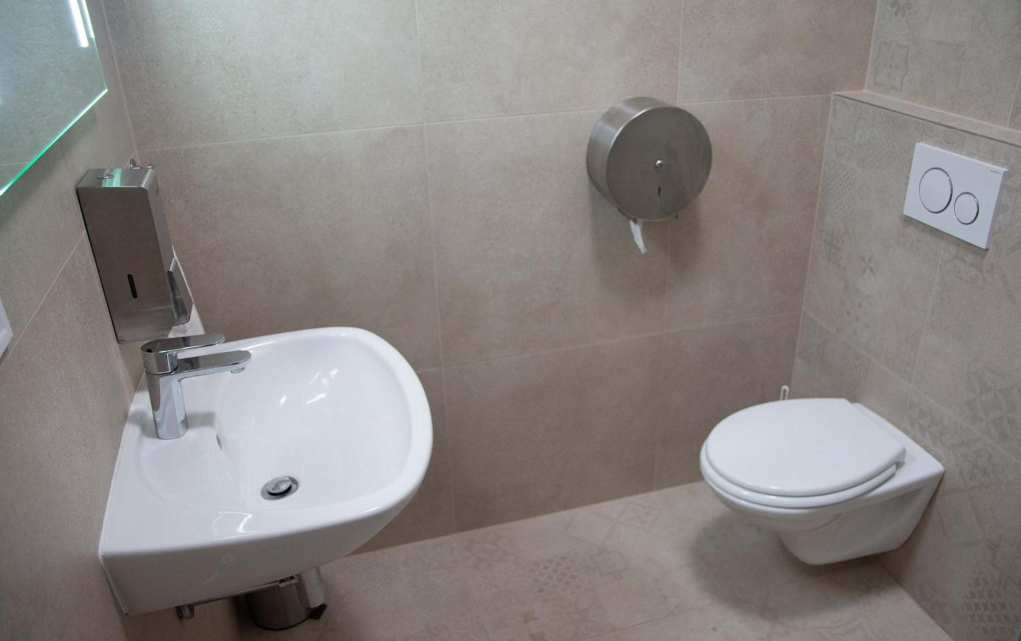 New City Centre Garden Apartment - Central Location Прага Екстериор снимка