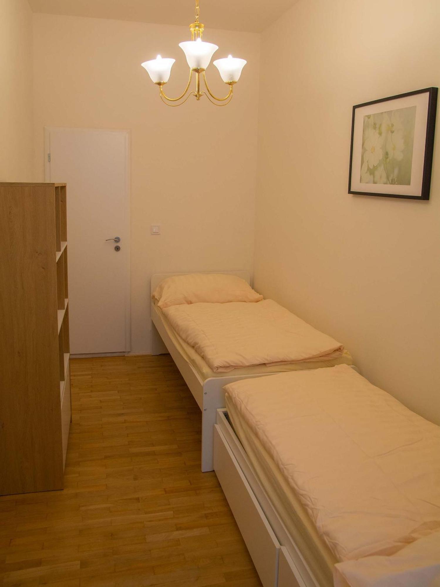 New City Centre Garden Apartment - Central Location Прага Екстериор снимка